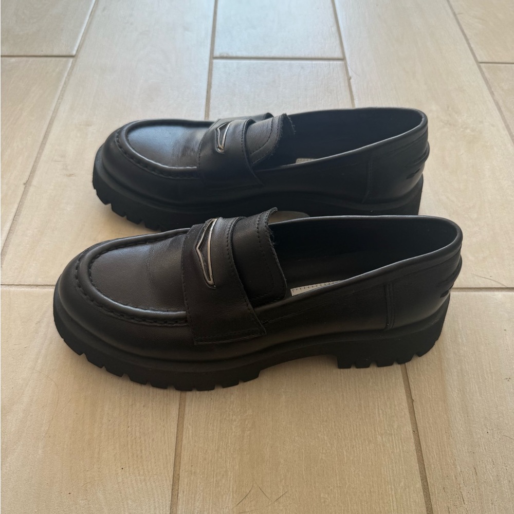Women’s chunky lug sole Black Loafers size 8 / 38 EU
